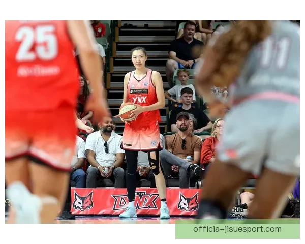 卡罗洛火焰女篮以87比70战胜图鲁兹女篮 强势夺得胜利 卡罗洛火焰女篮以87比70战胜图鲁兹女篮 强势夺得胜利